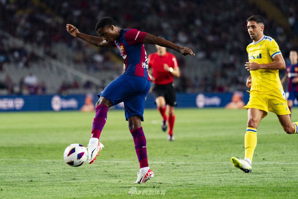 这张黄牌看 这张黄牌看